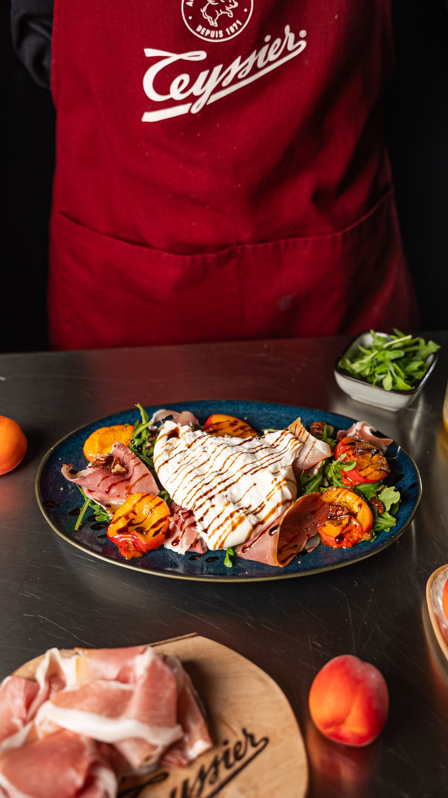 teyssier-_recette—salade-saucisson-abricots-rotis-burrata_juillet